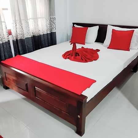 Oasis Beach Hotel Negombo Eksteriør billede