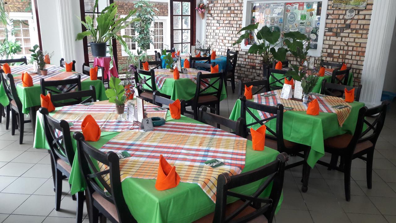 Oasis Beach Hotel Negombo Eksteriør billede