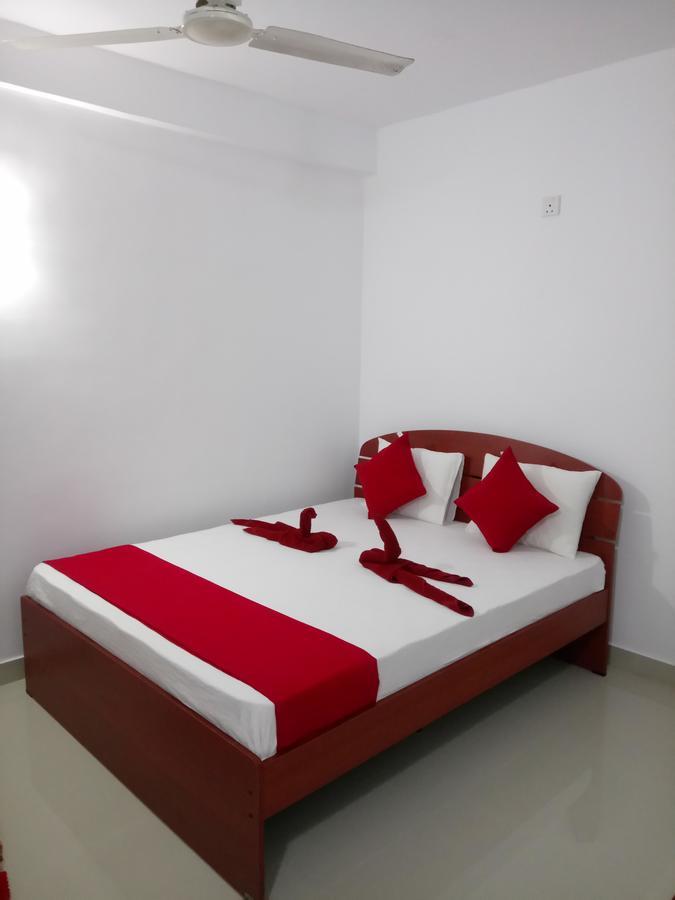 Oasis Beach Hotel Negombo Eksteriør billede