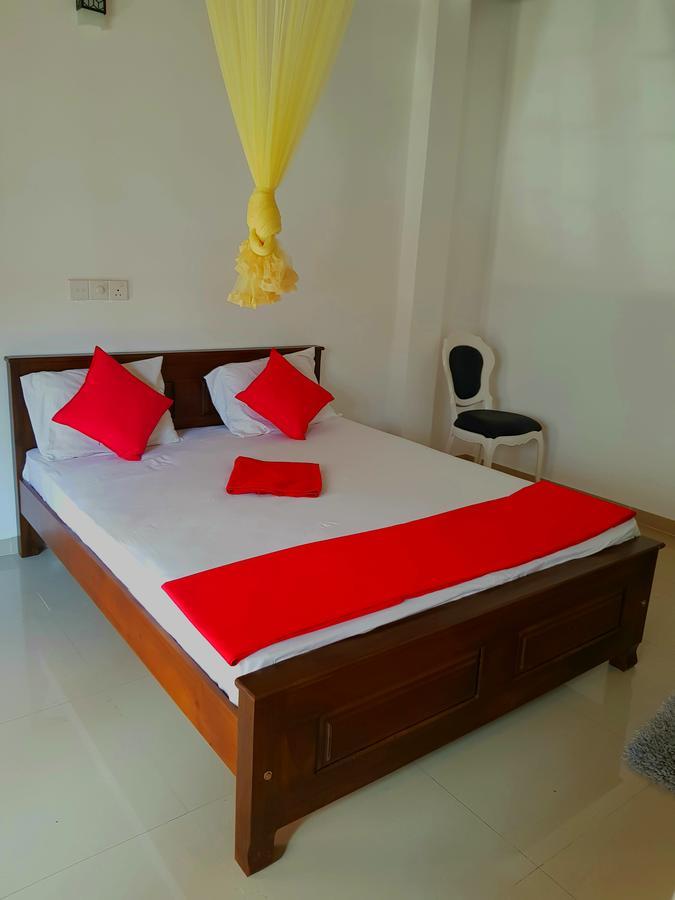 Oasis Beach Hotel Negombo Eksteriør billede